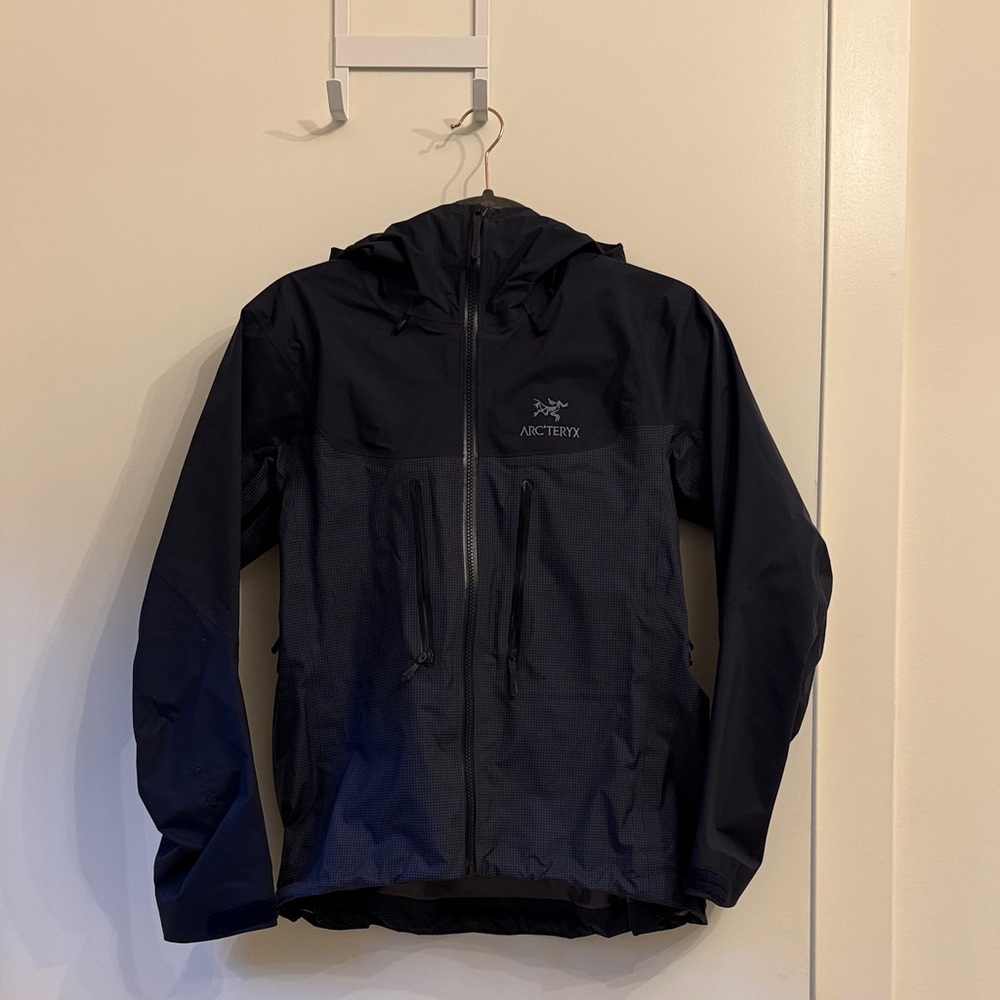 Arcteryx Alpha Jacket — Black Sapphire Women’s XS